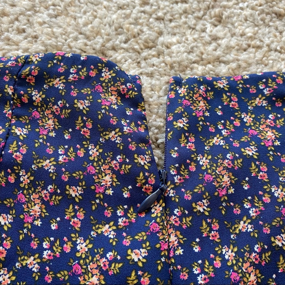 Boutique Ruffled Shorts - Picture 5 of 6